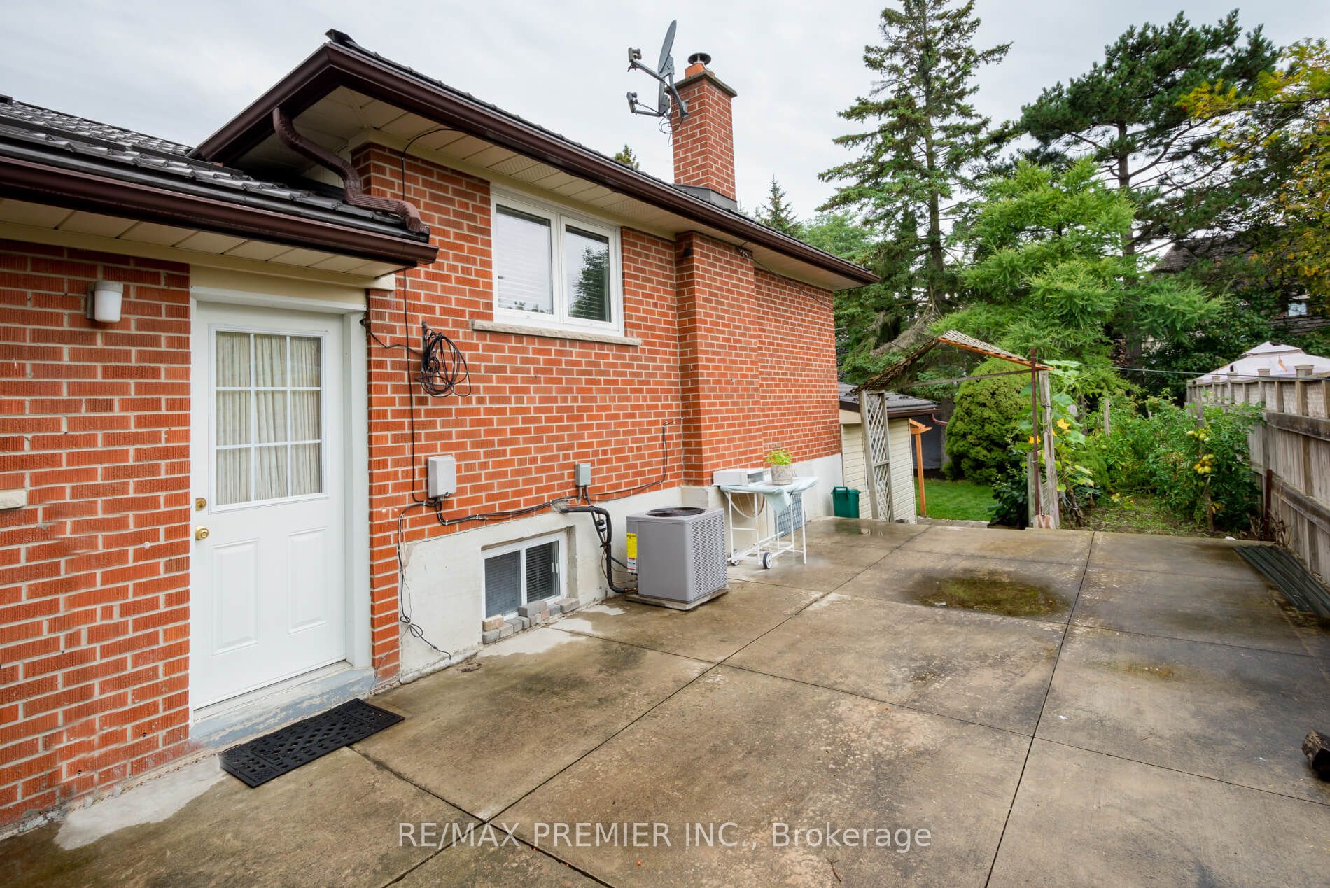 82 Donhill Cres
