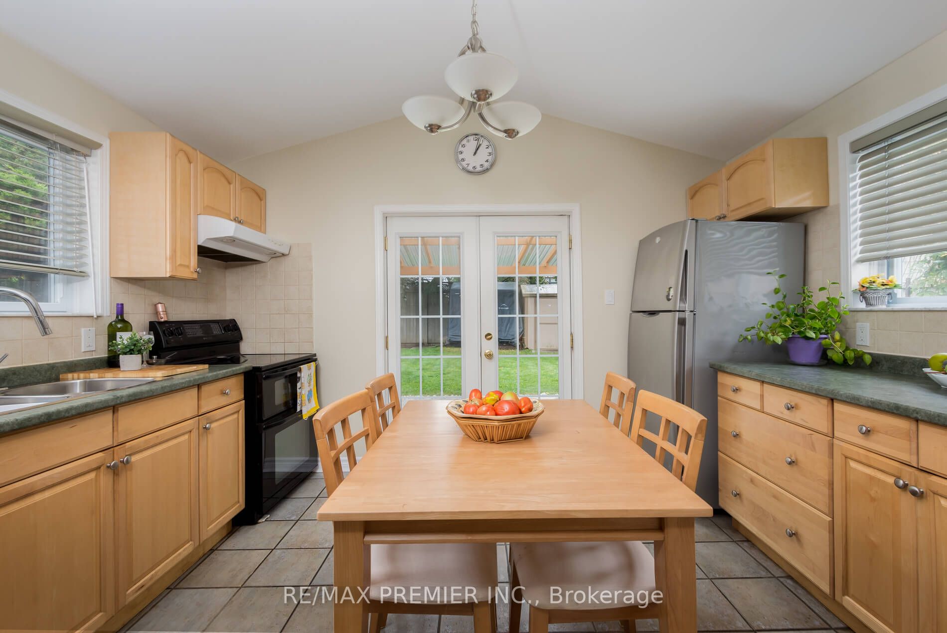 82 Donhill Cres
