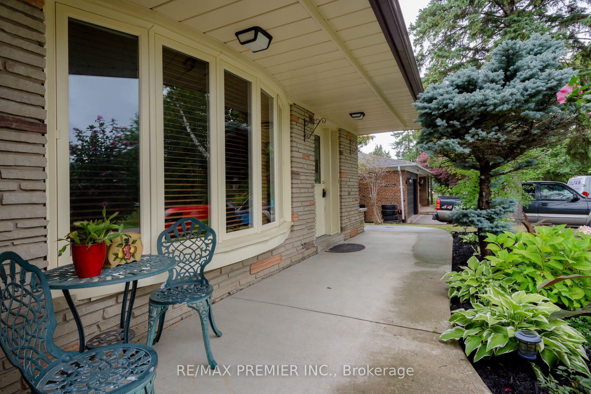 82 Donhill Cres