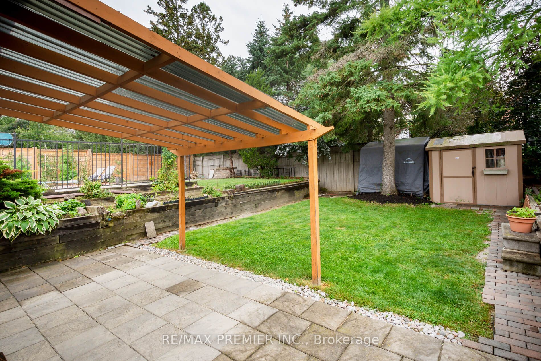82 Donhill Cres