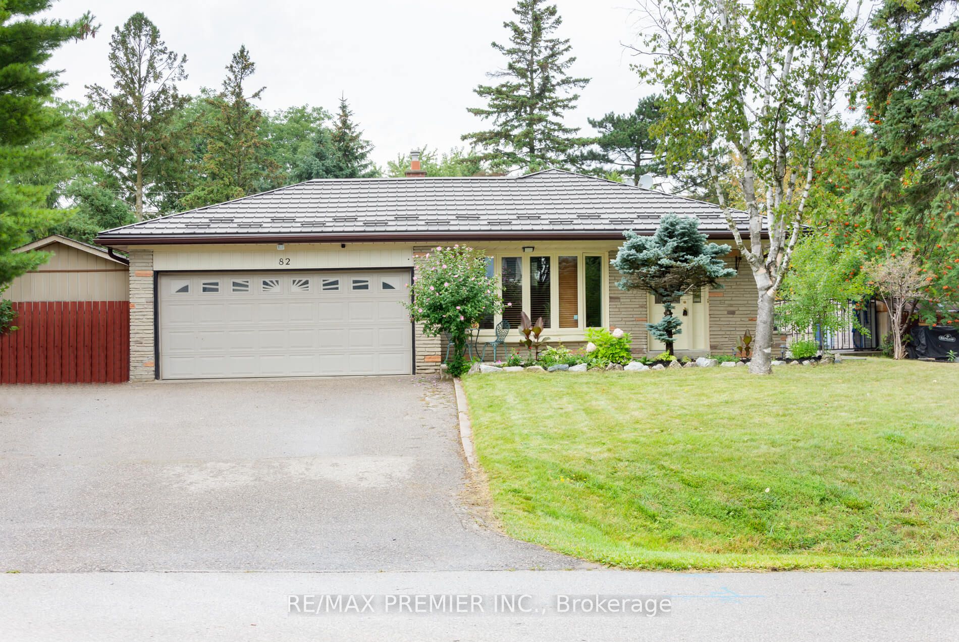 82 Donhill Cres