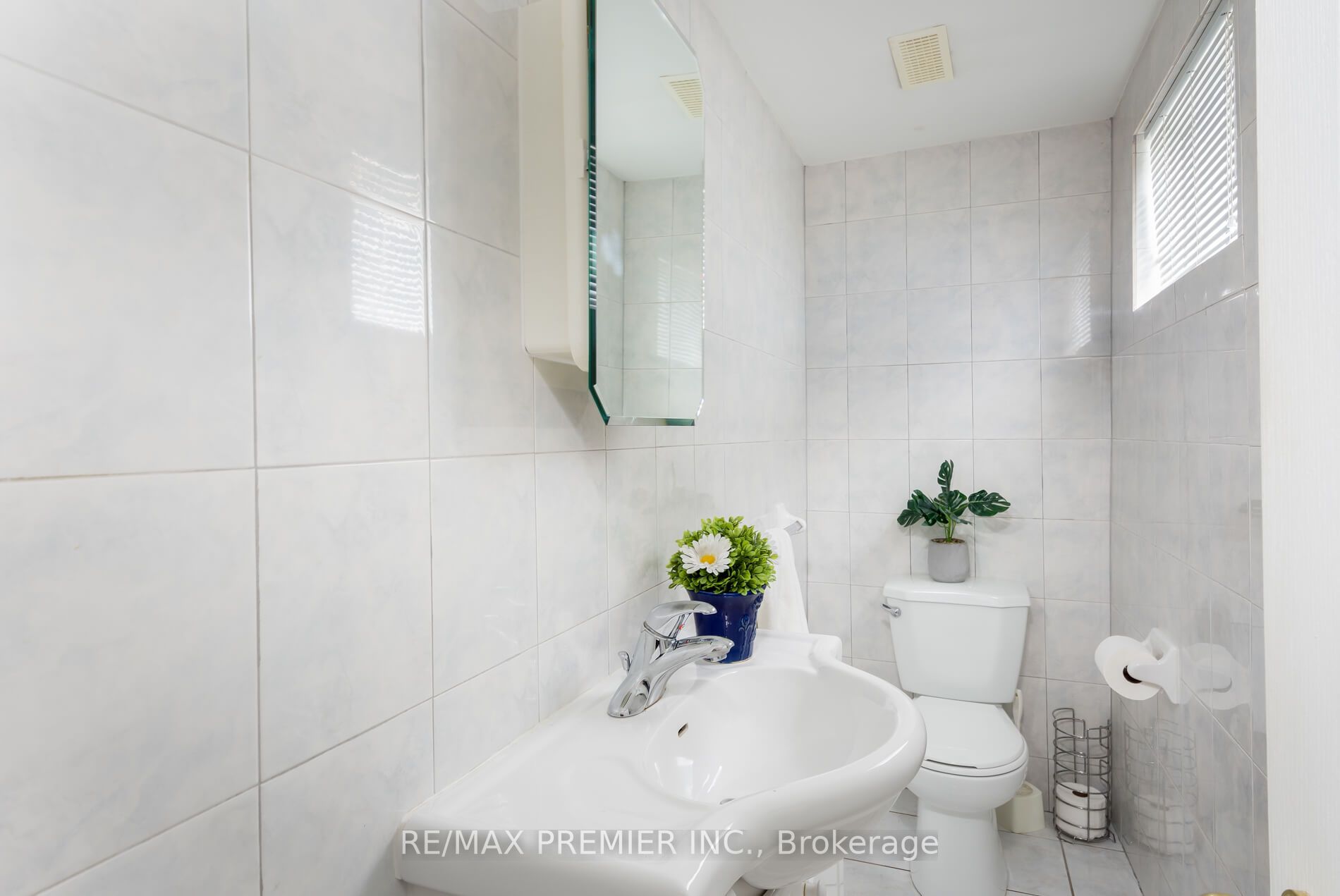 82 Donhill Cres