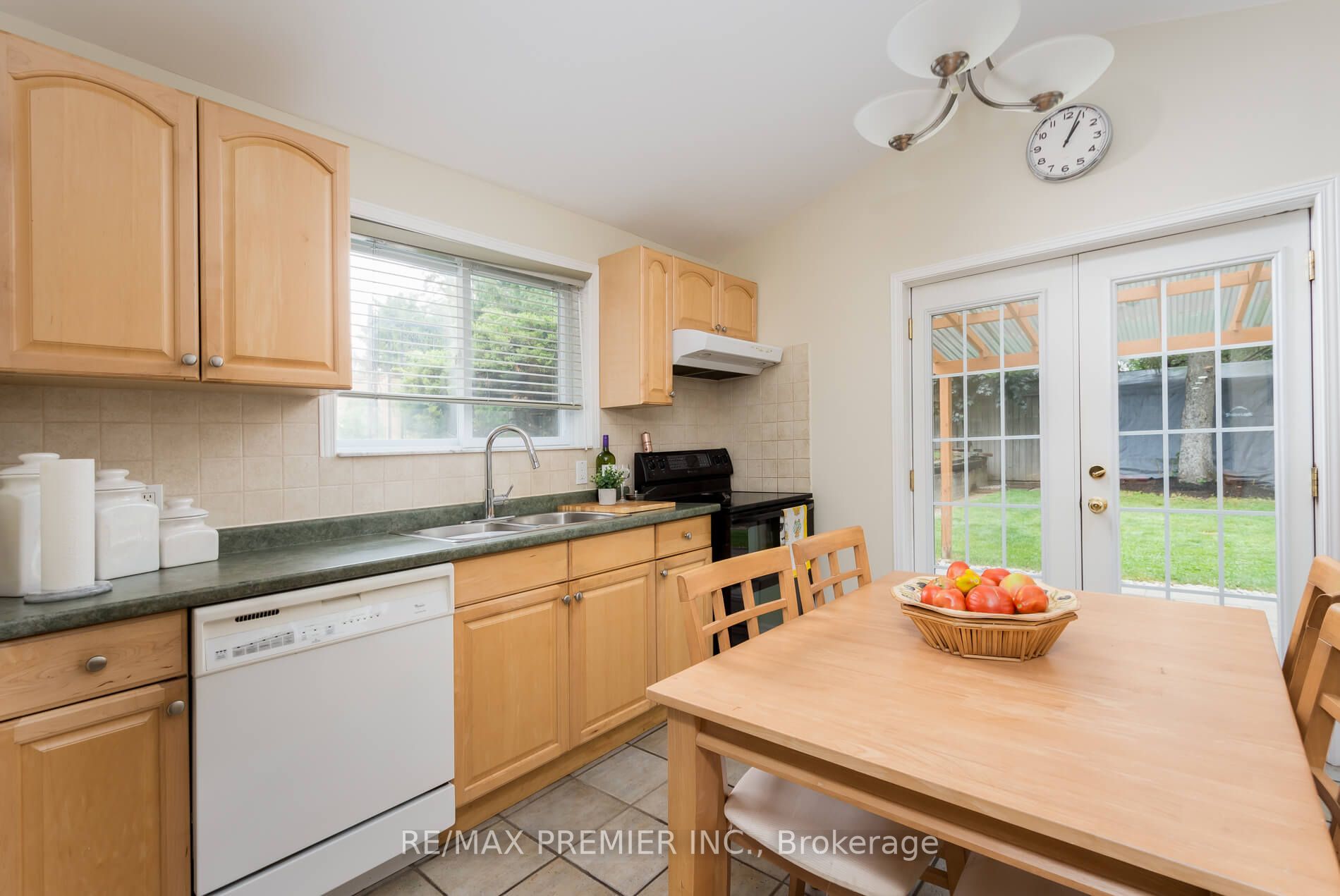 82 Donhill Cres