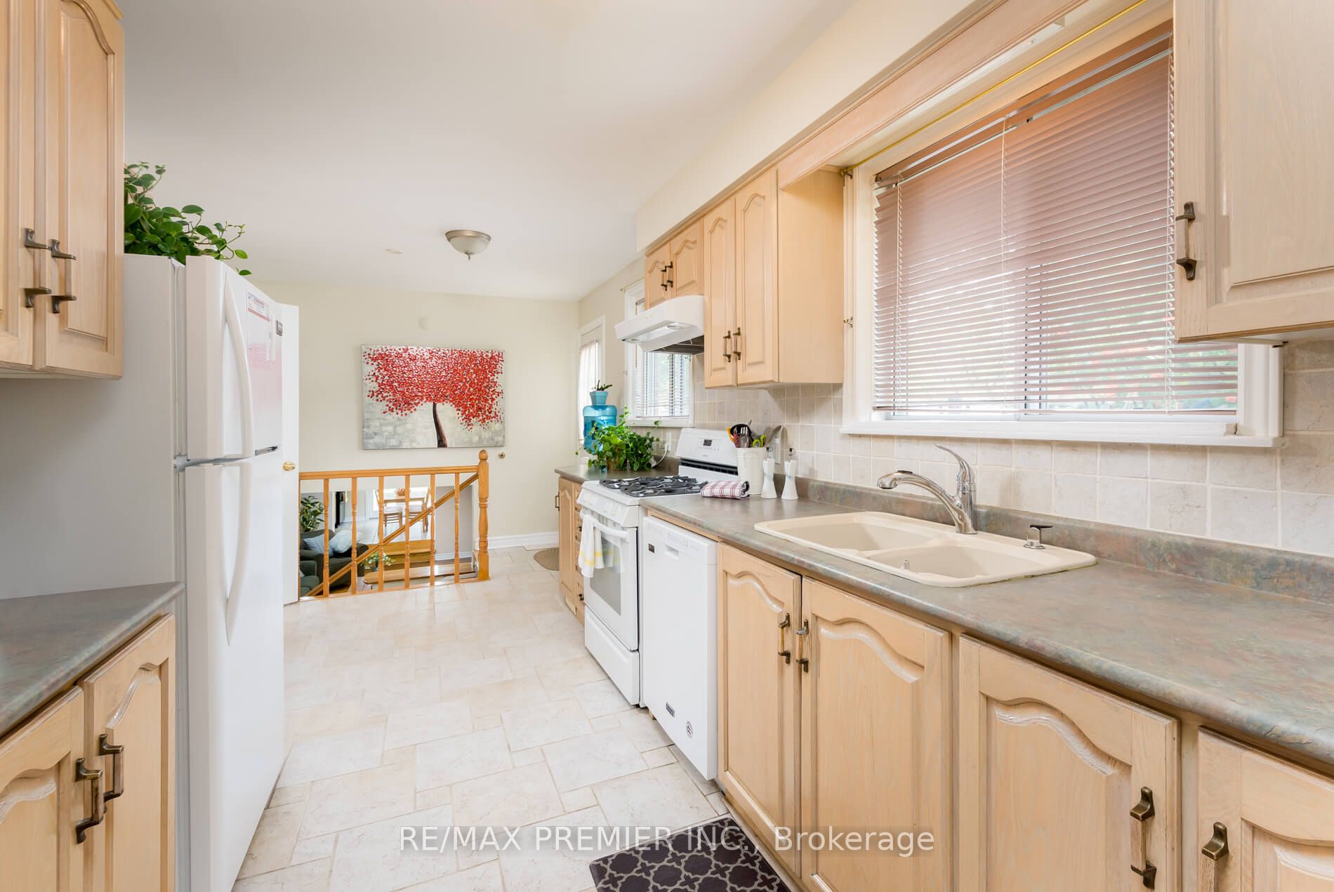 82 Donhill Cres