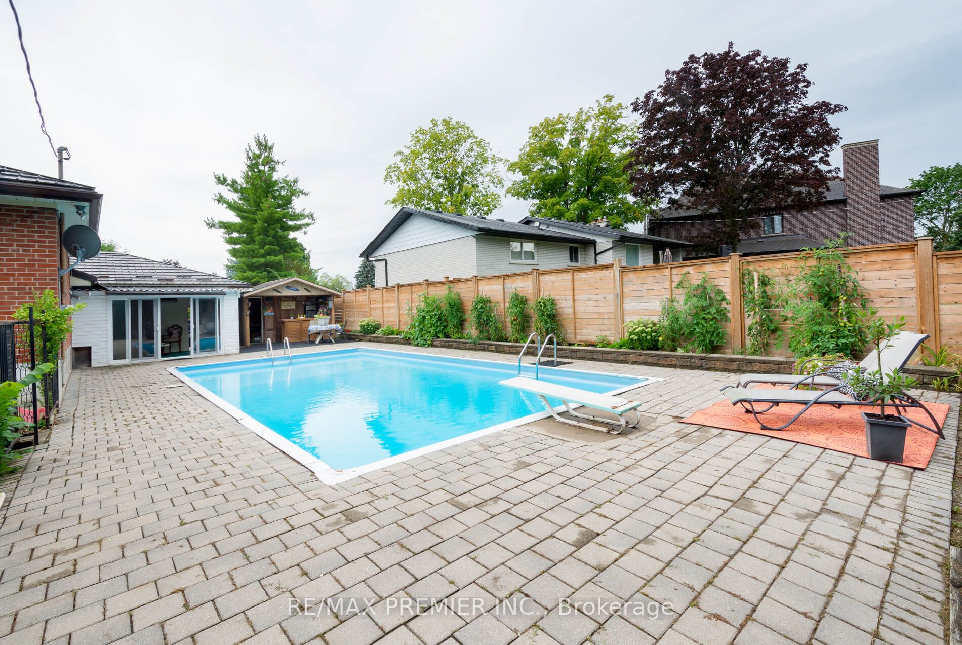 82 Donhill Cres