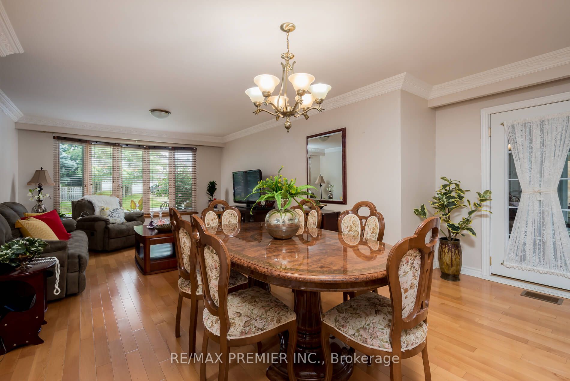 82 Donhill Cres