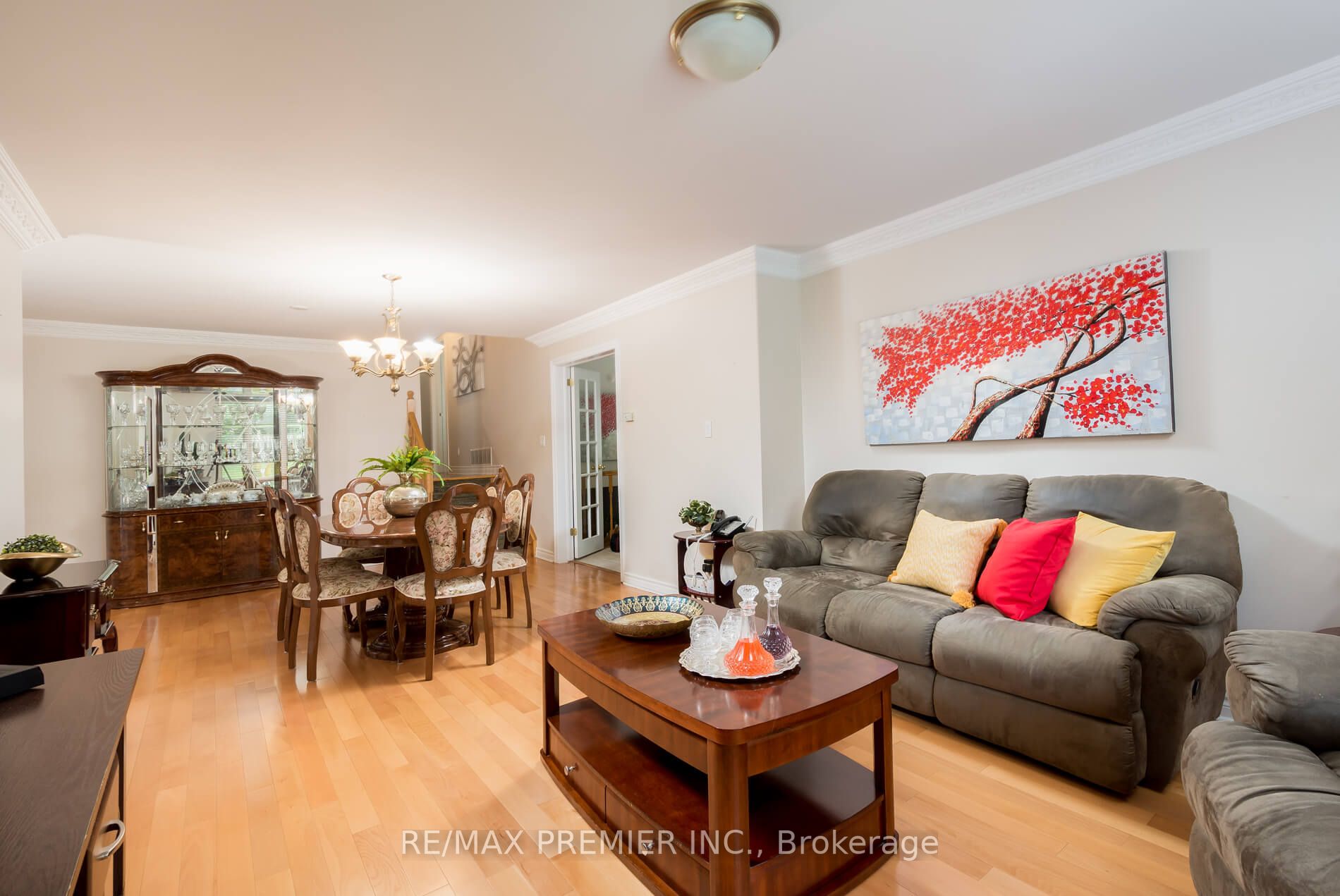 82 Donhill Cres