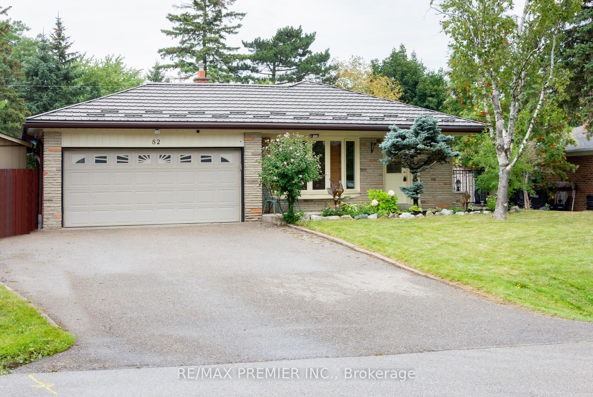 82 Donhill Cres