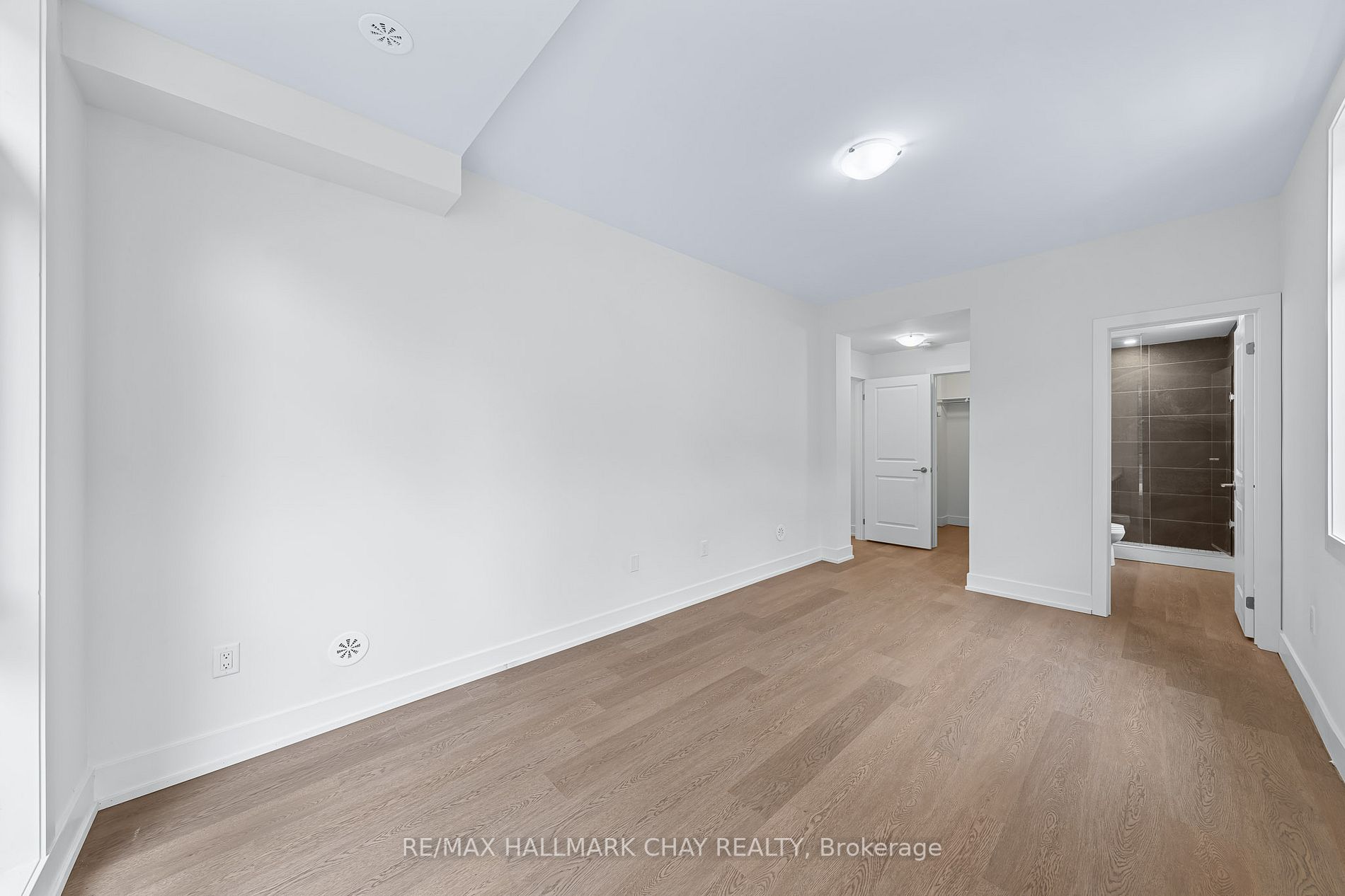 6 Sayers Lane, #16