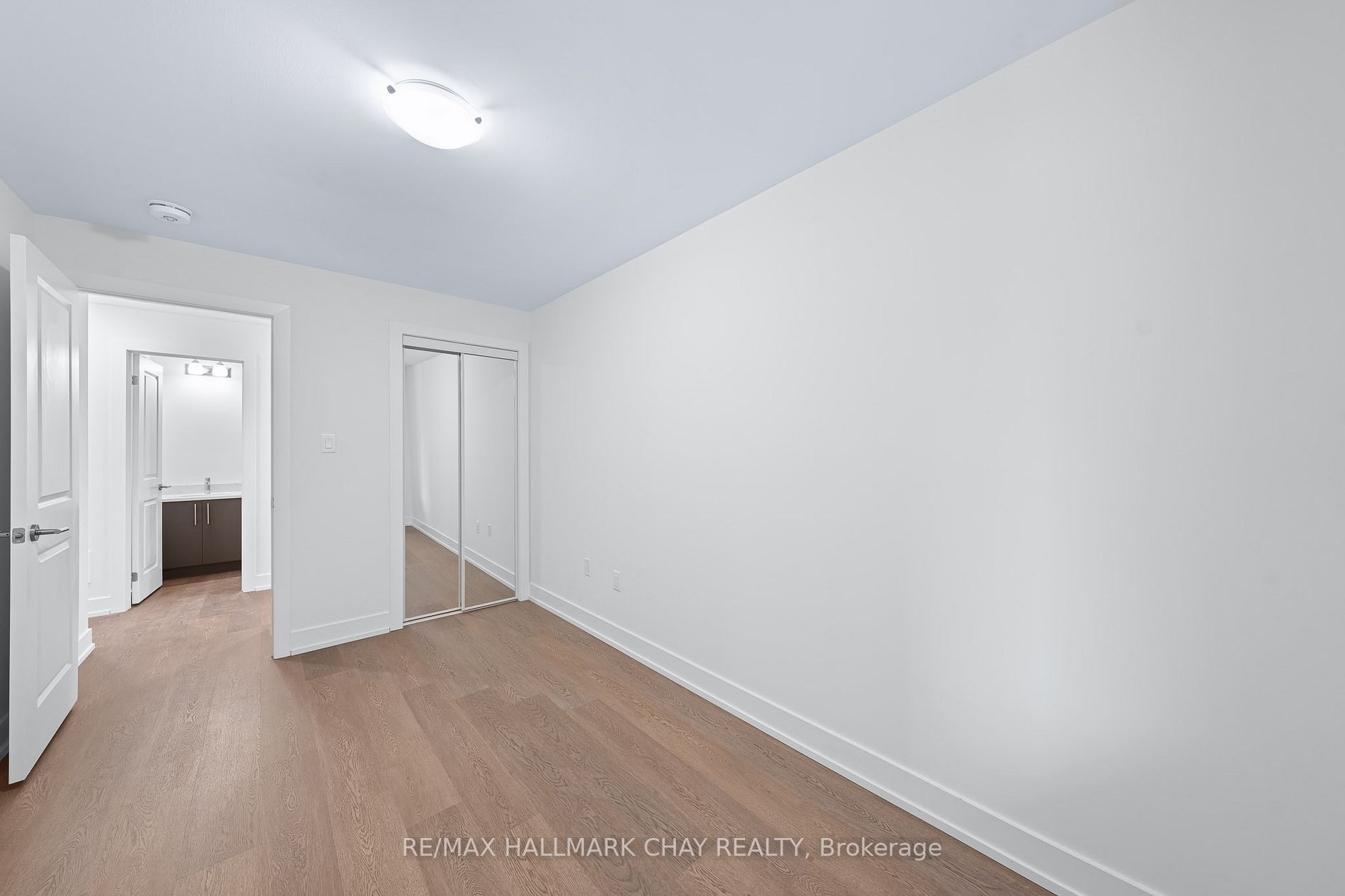 6 Sayers Lane, #16