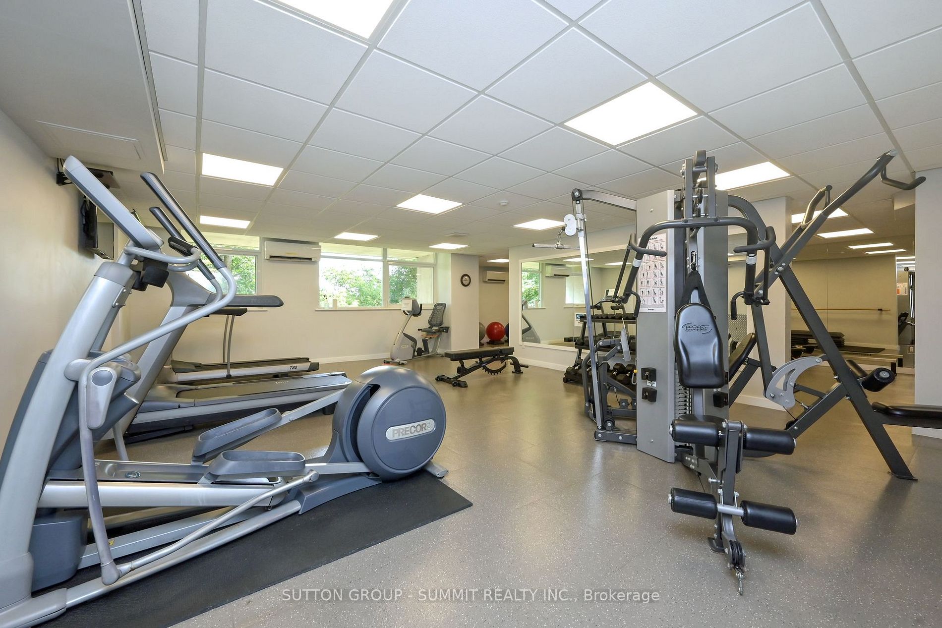 7811 Yonge St, #606