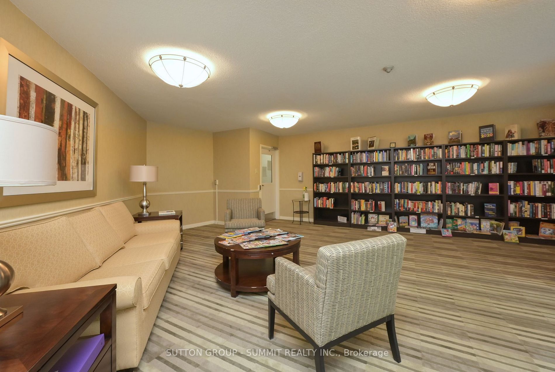 7811 Yonge St, #606