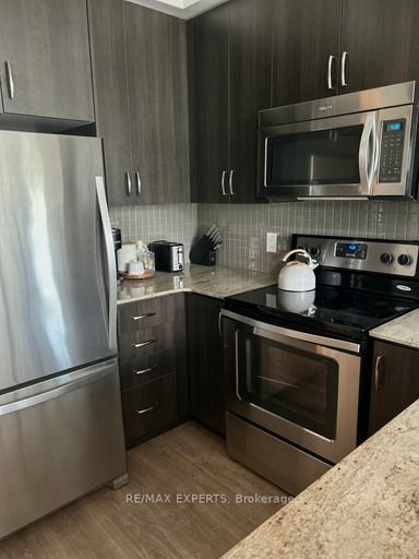 7608 Yonge St, #326