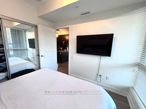 7608 Yonge St, #326