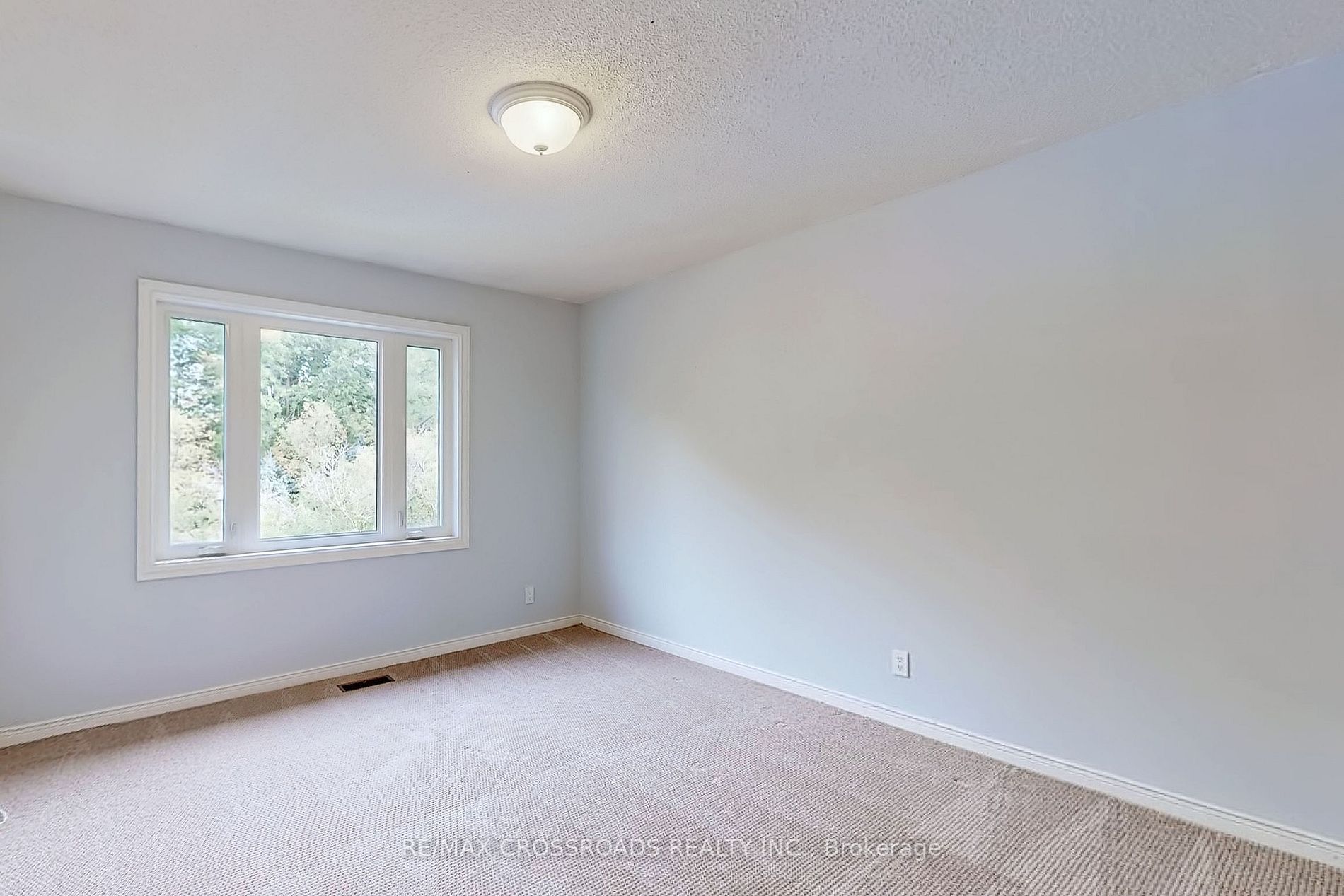 36 Pennock Cres