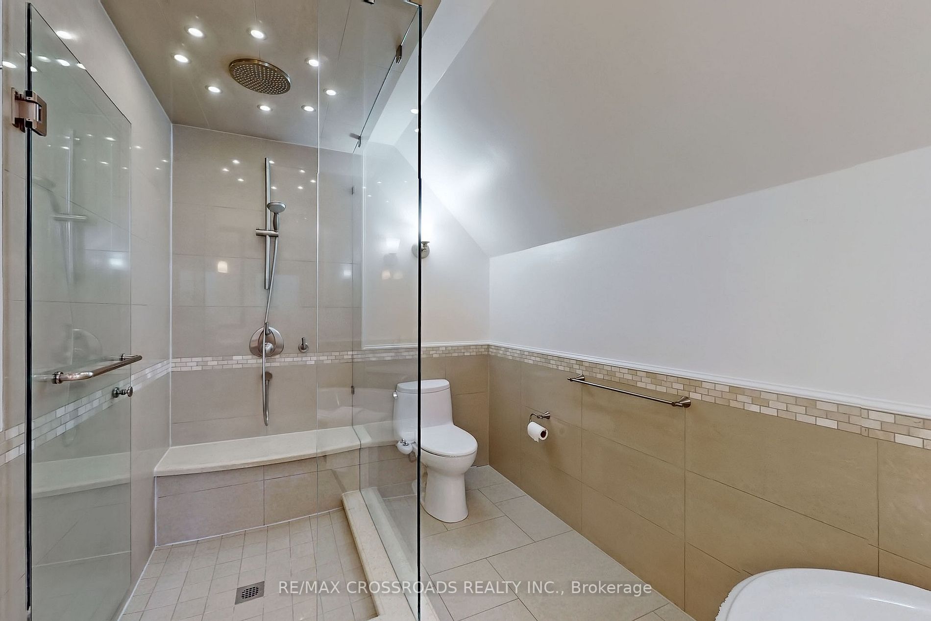 36 Pennock Cres