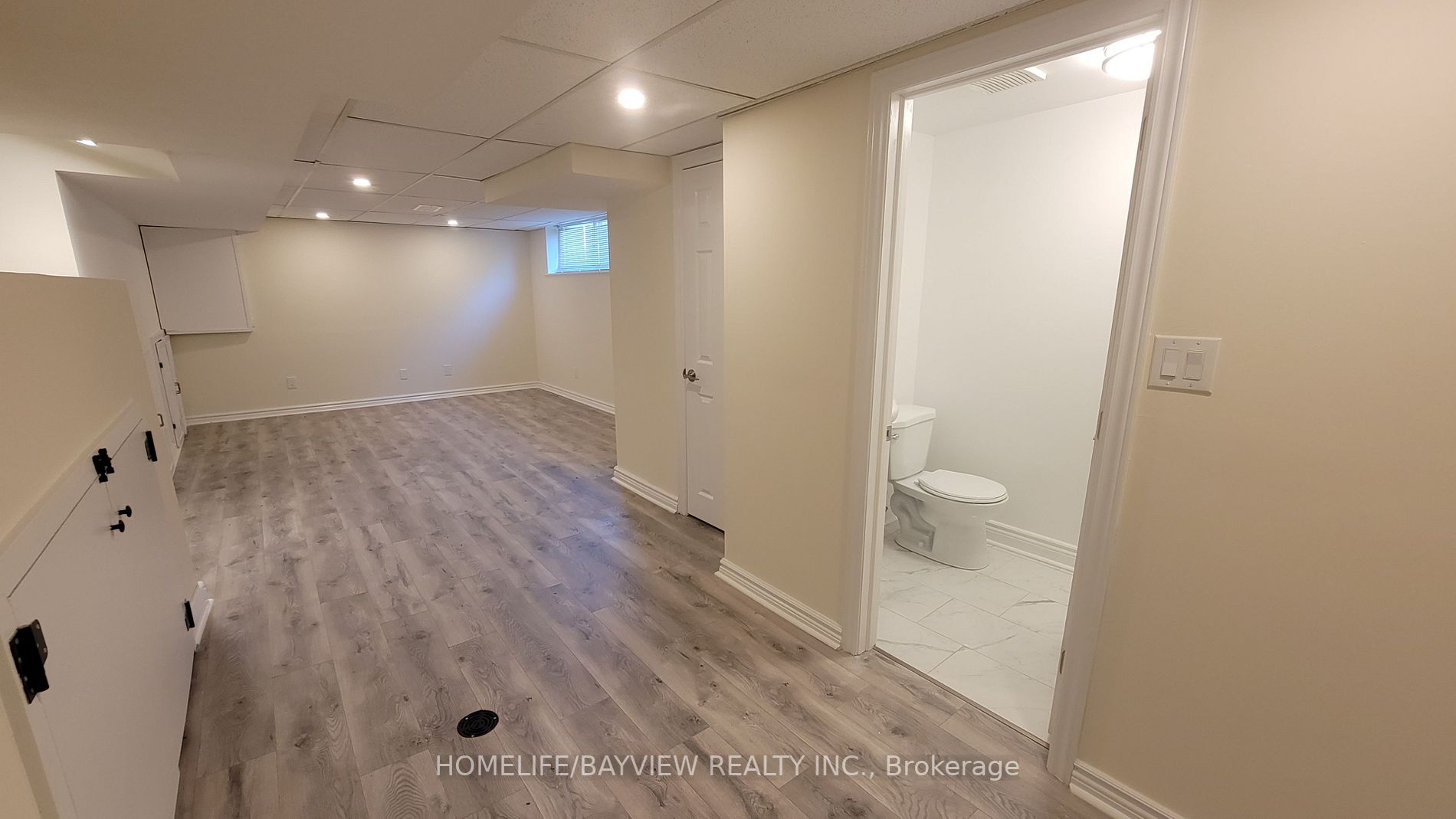 325 Paliser Cres S