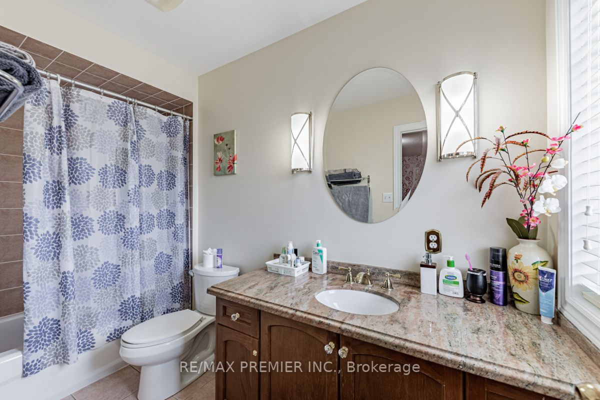 37 Colombo Cres