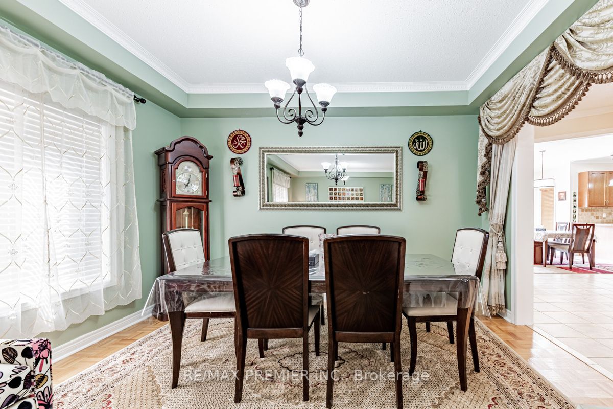 37 Colombo Cres