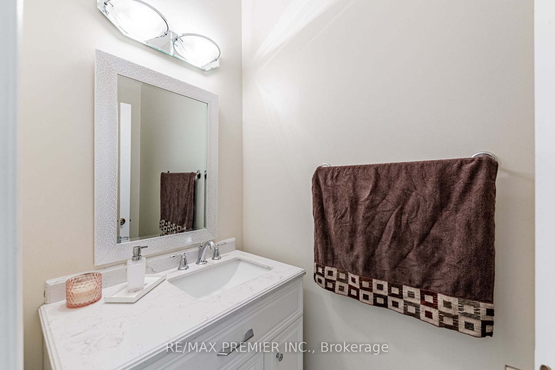 37 Colombo Cres