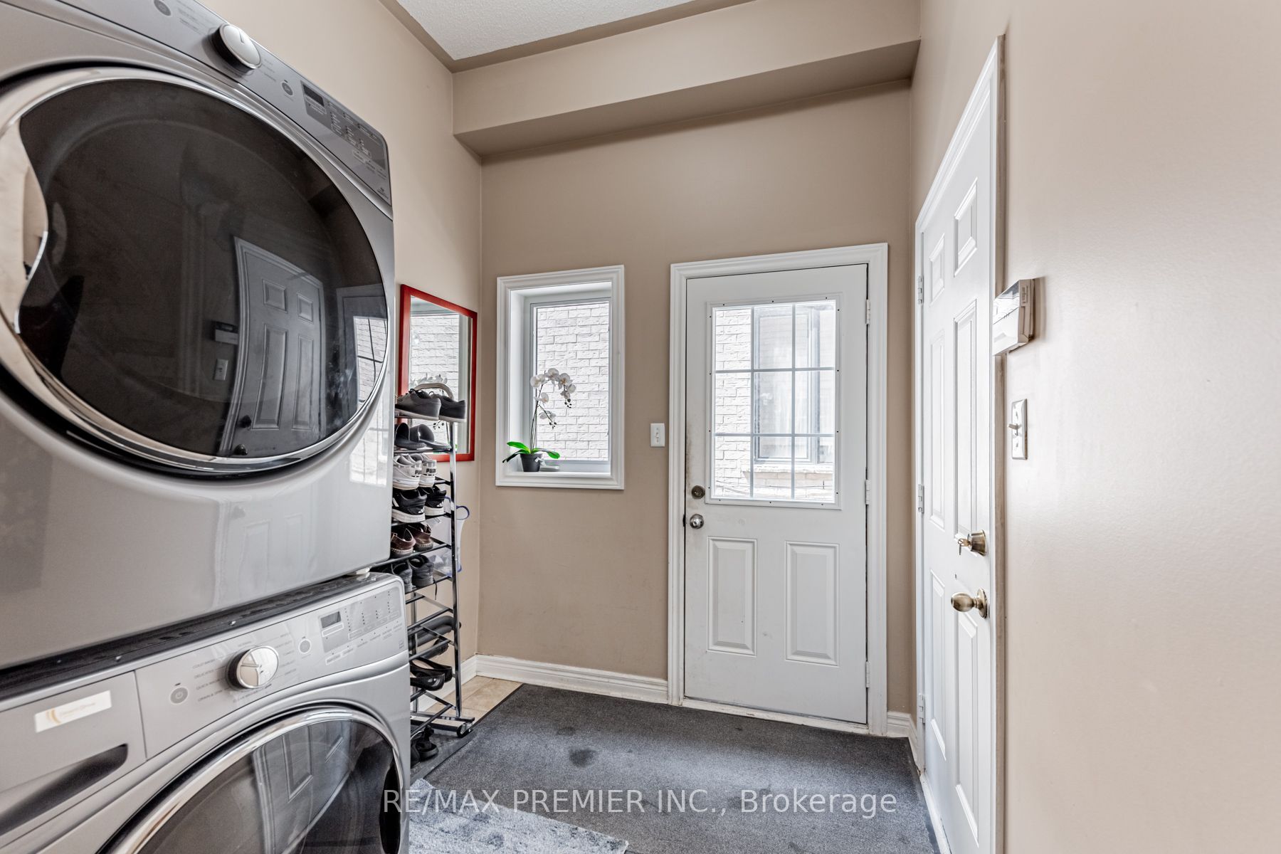 37 Colombo Cres