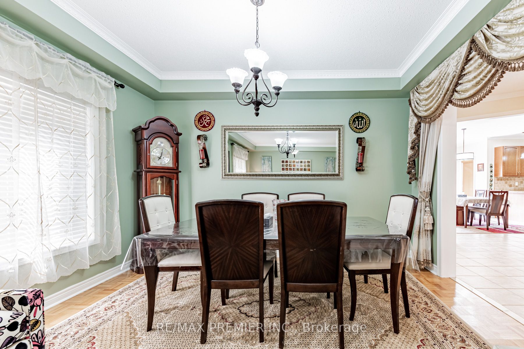 37 Colombo Cres