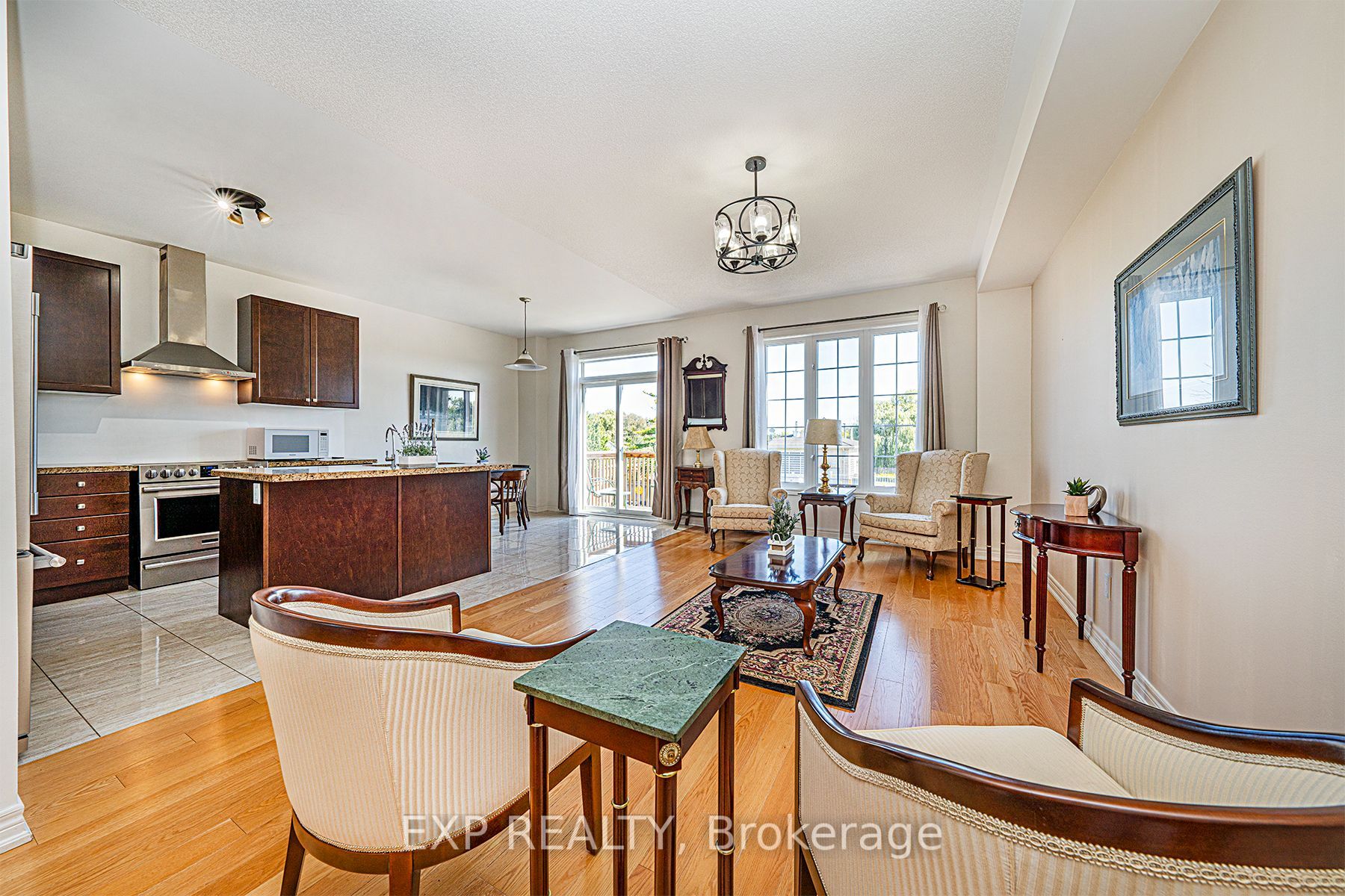 11 Turner Dr
