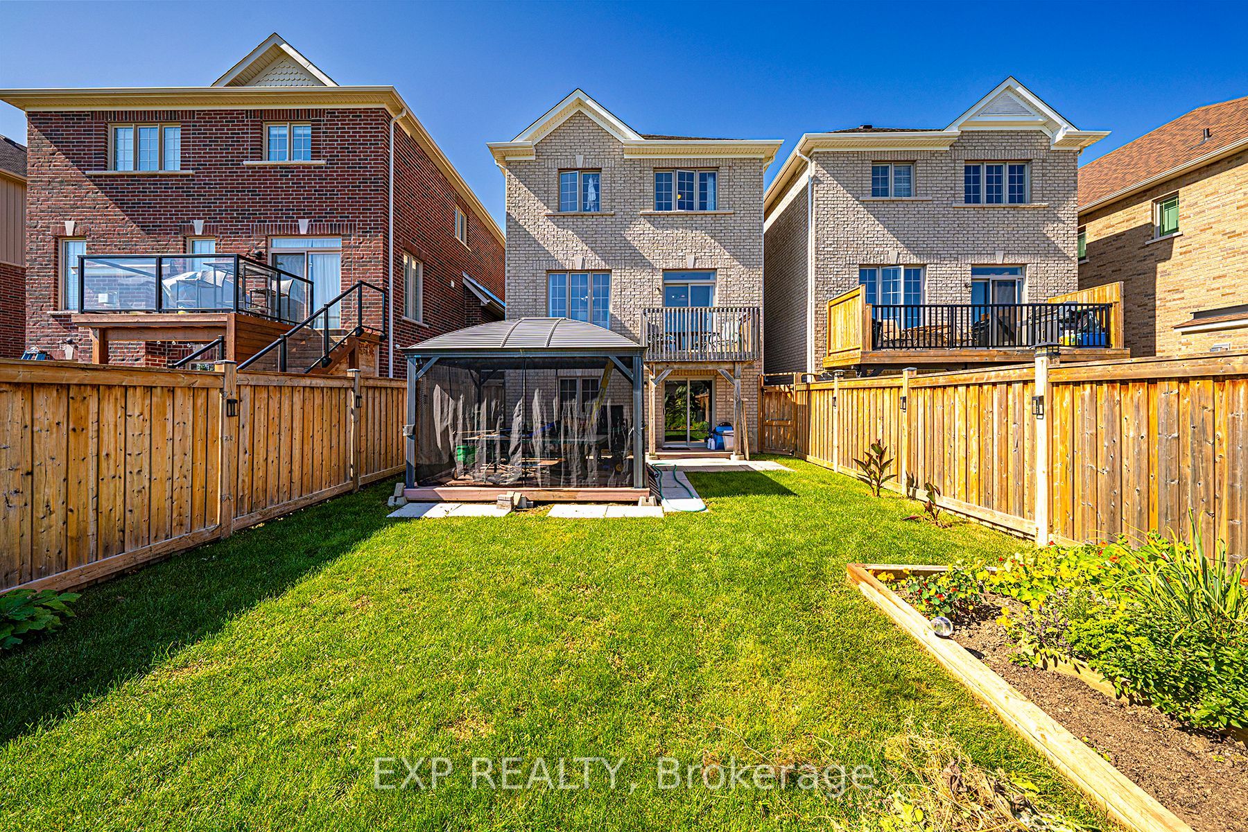 11 Turner Dr