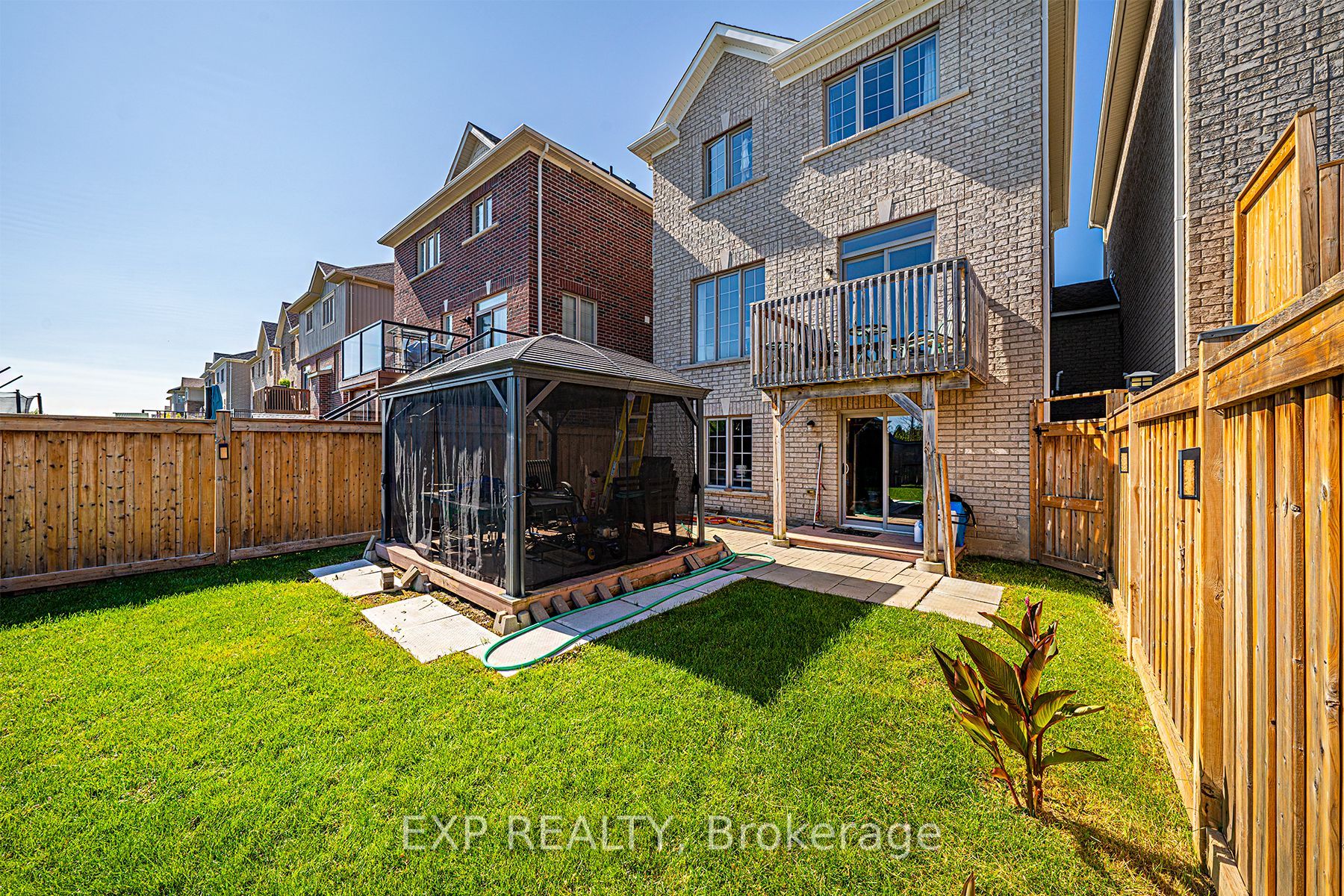 11 Turner Dr