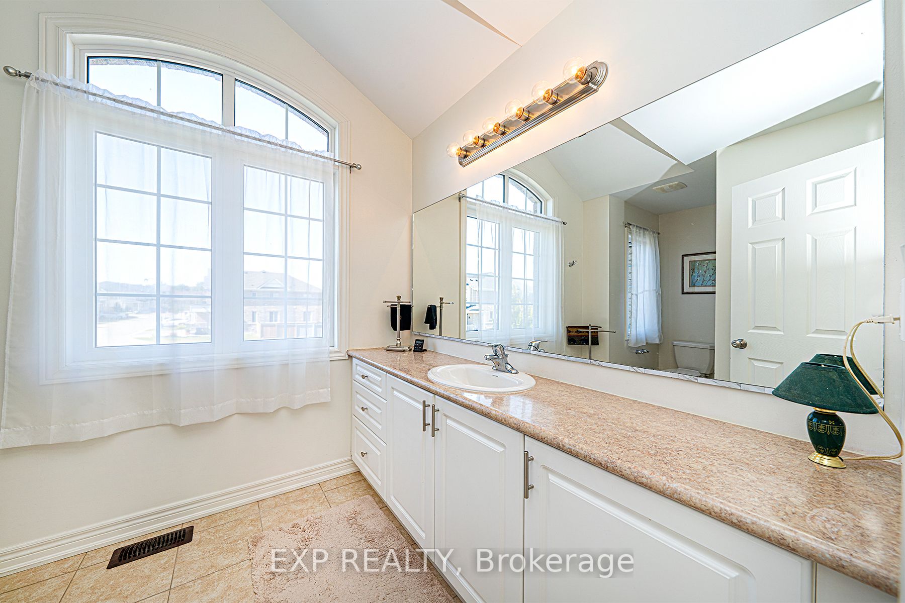 11 Turner Dr
