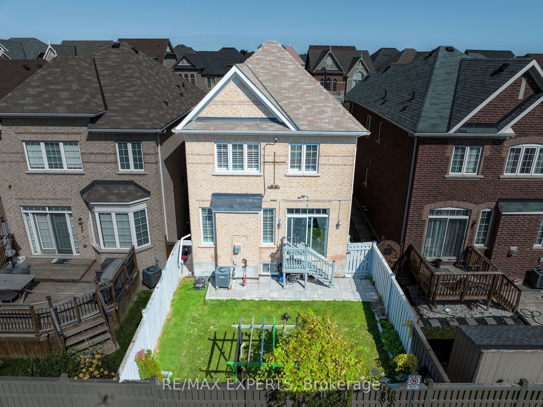96 Pelee Ave