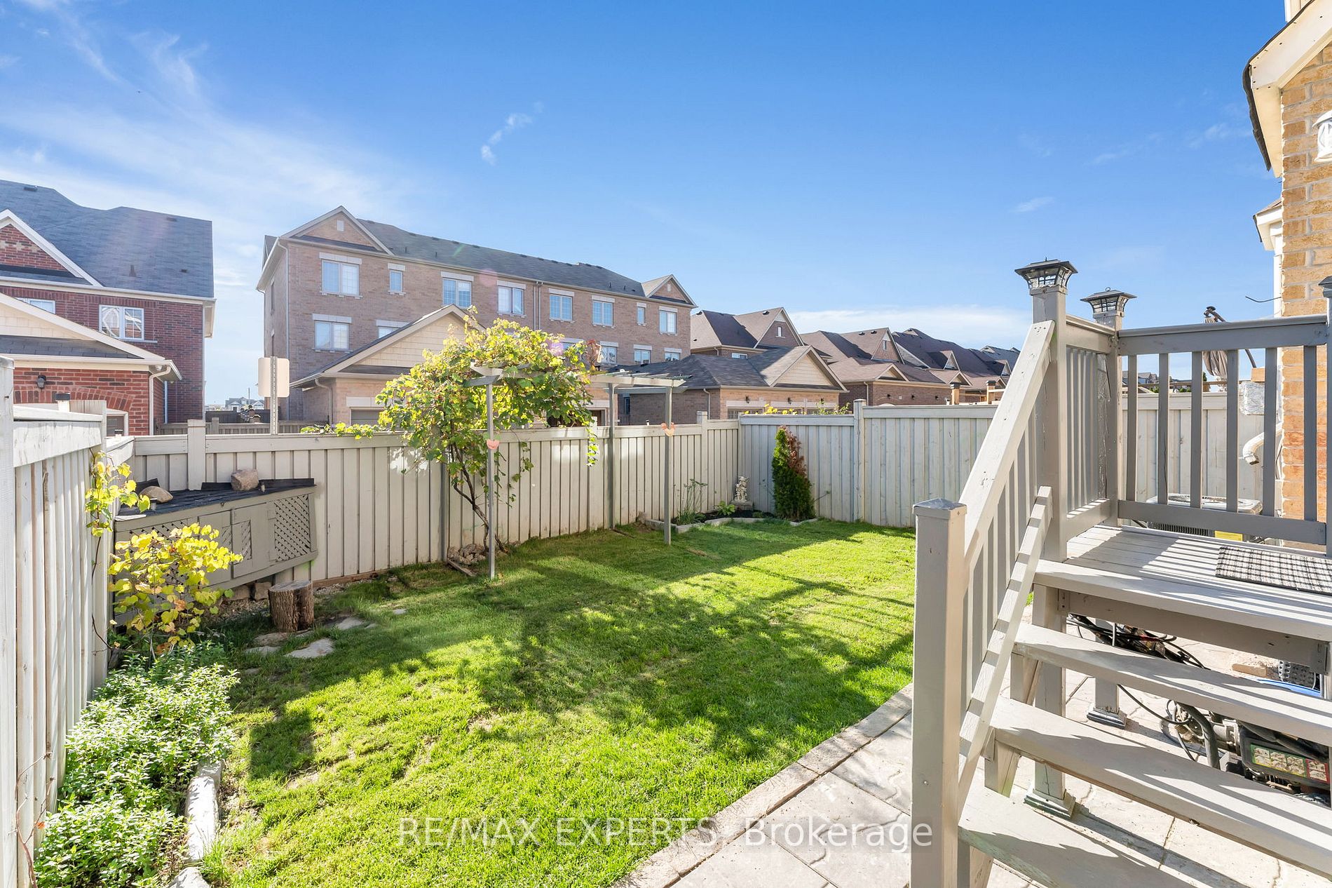 96 Pelee Ave