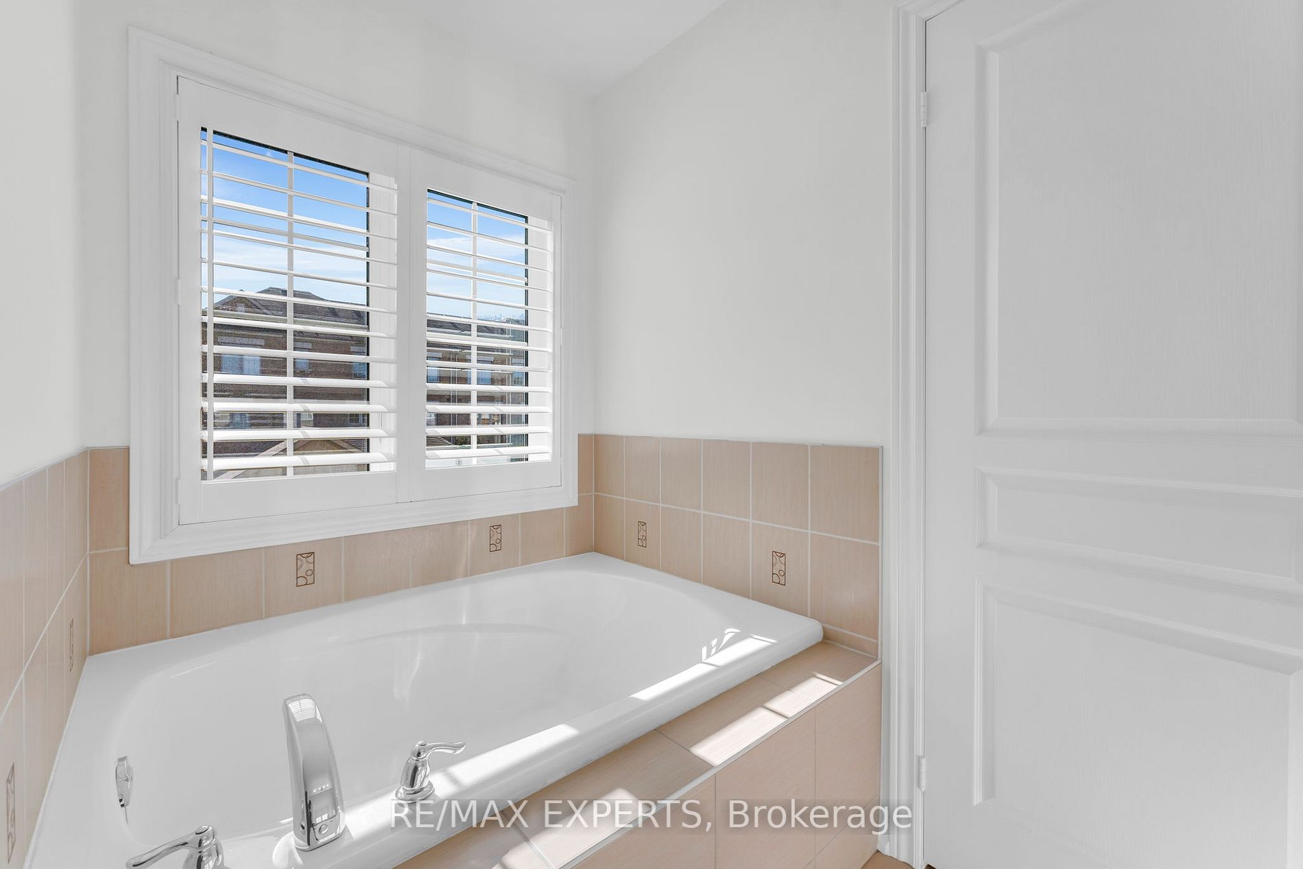 96 Pelee Ave