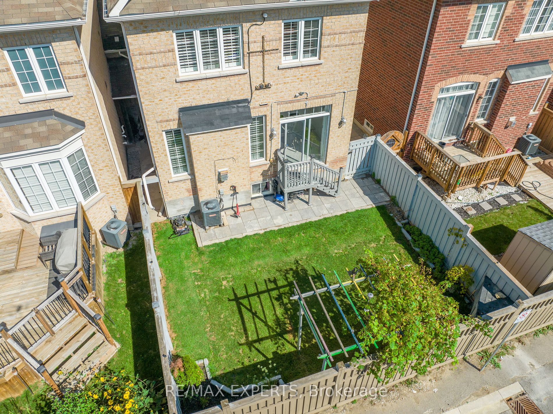 96 Pelee Ave