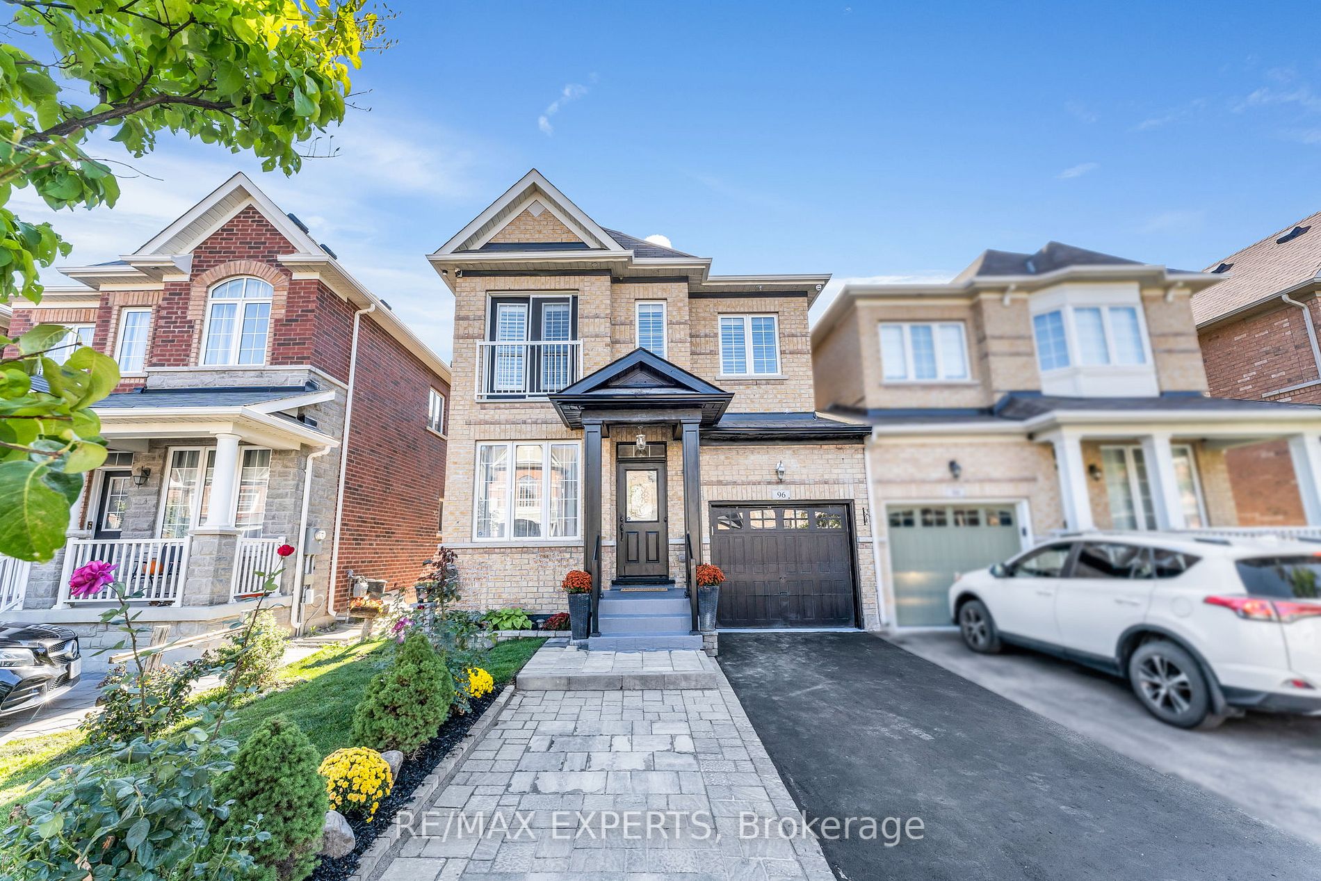 96 Pelee Ave