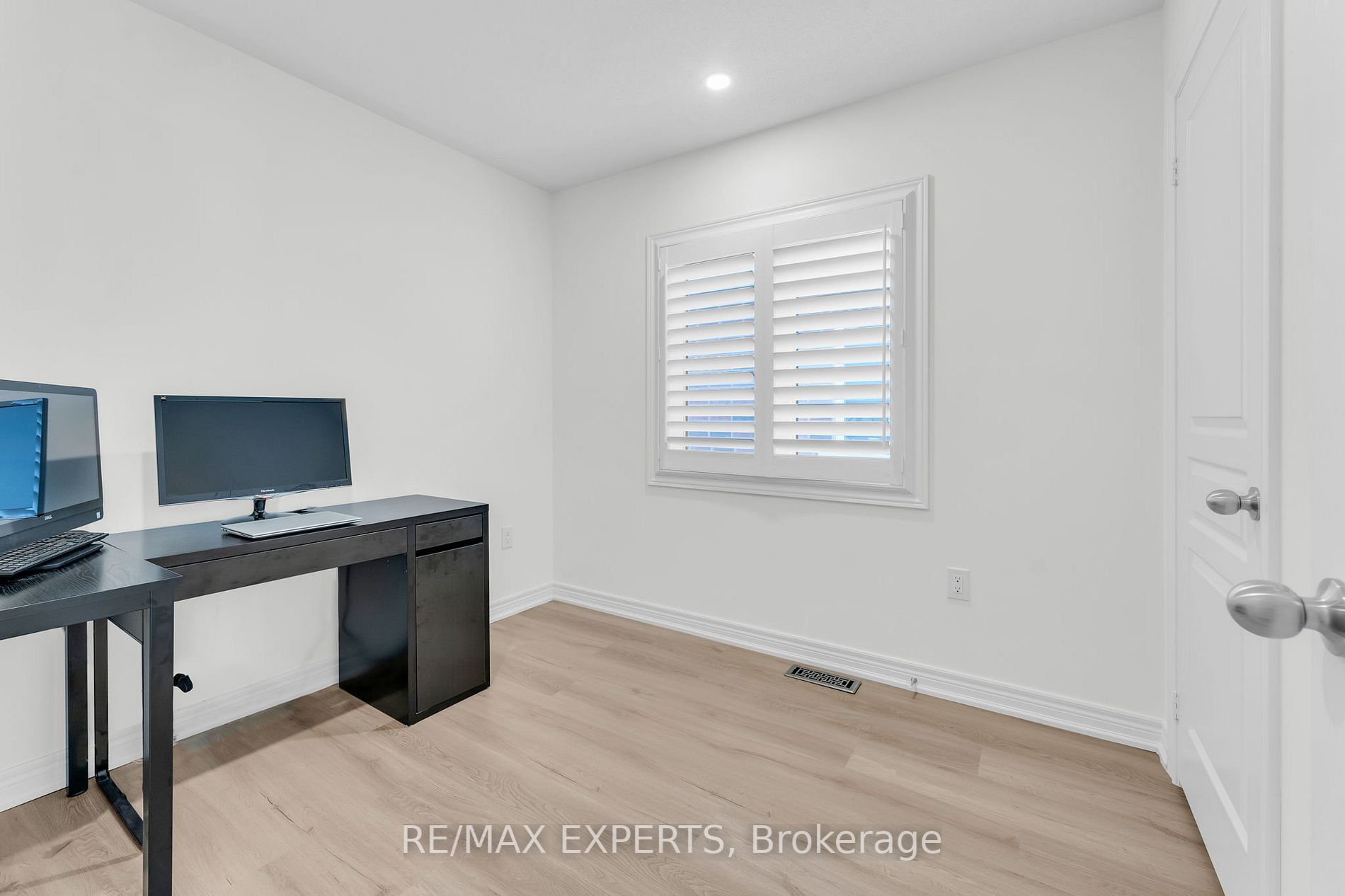 96 Pelee Ave