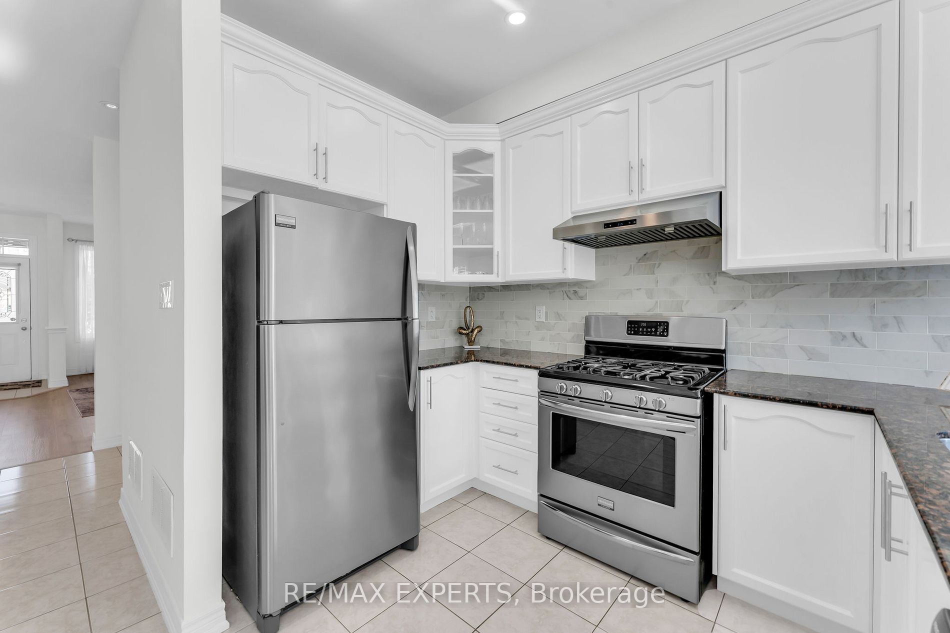 96 Pelee Ave