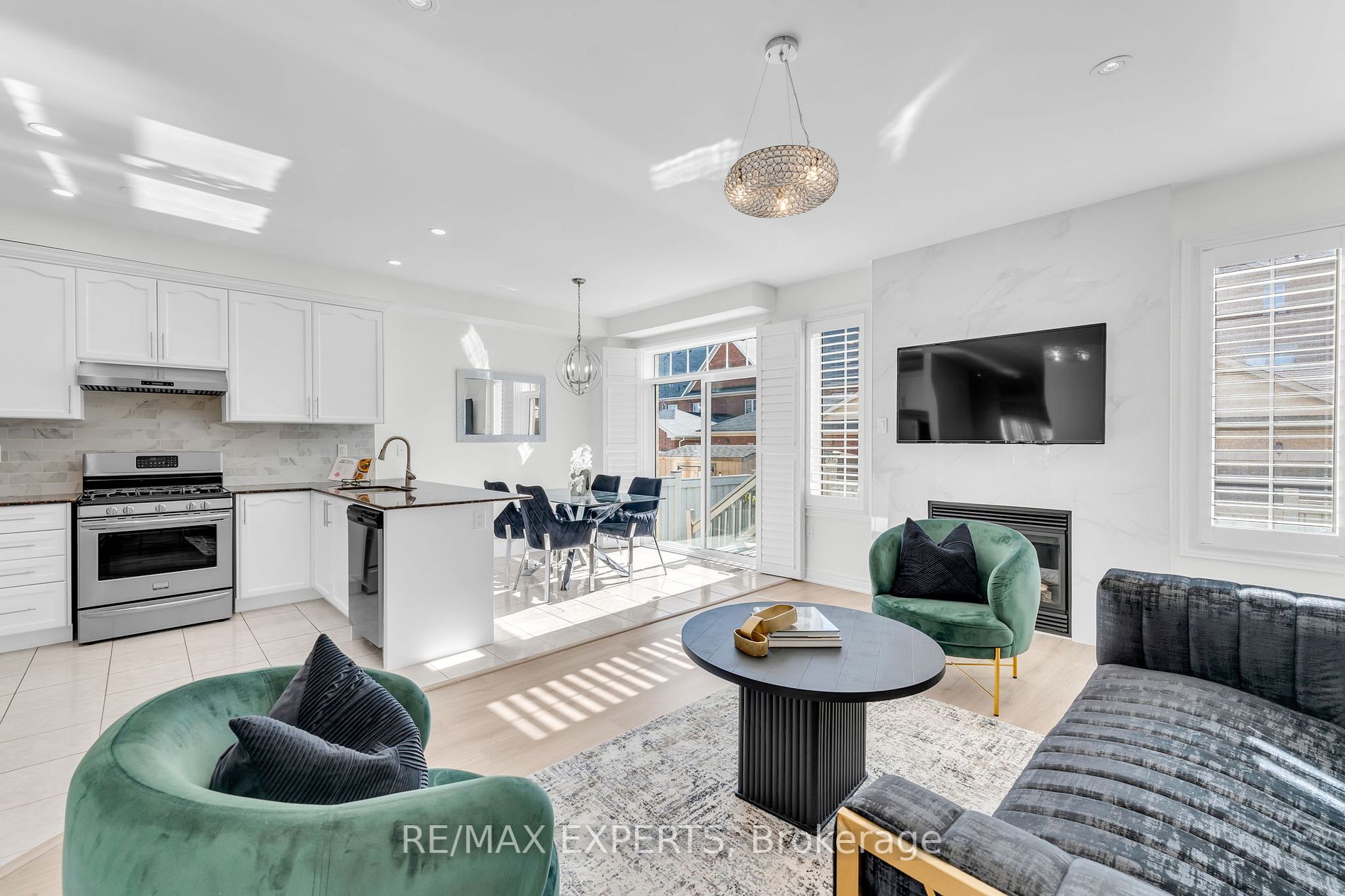 96 Pelee Ave