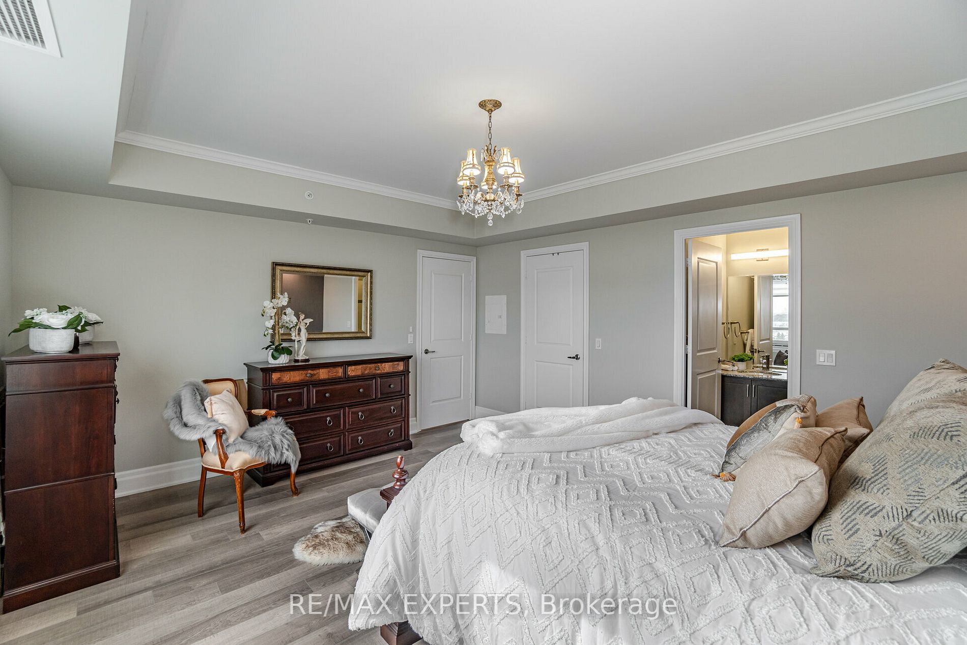 9255 Jane St, #1211