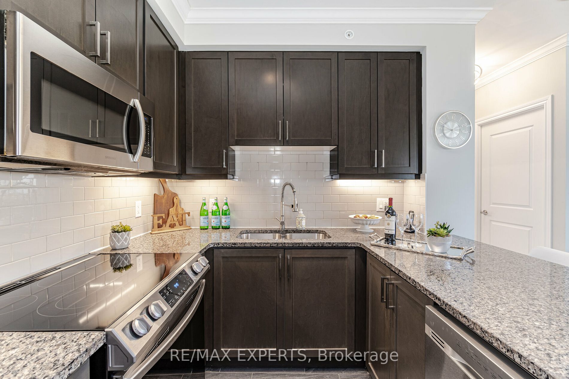 9255 Jane St, #1211
