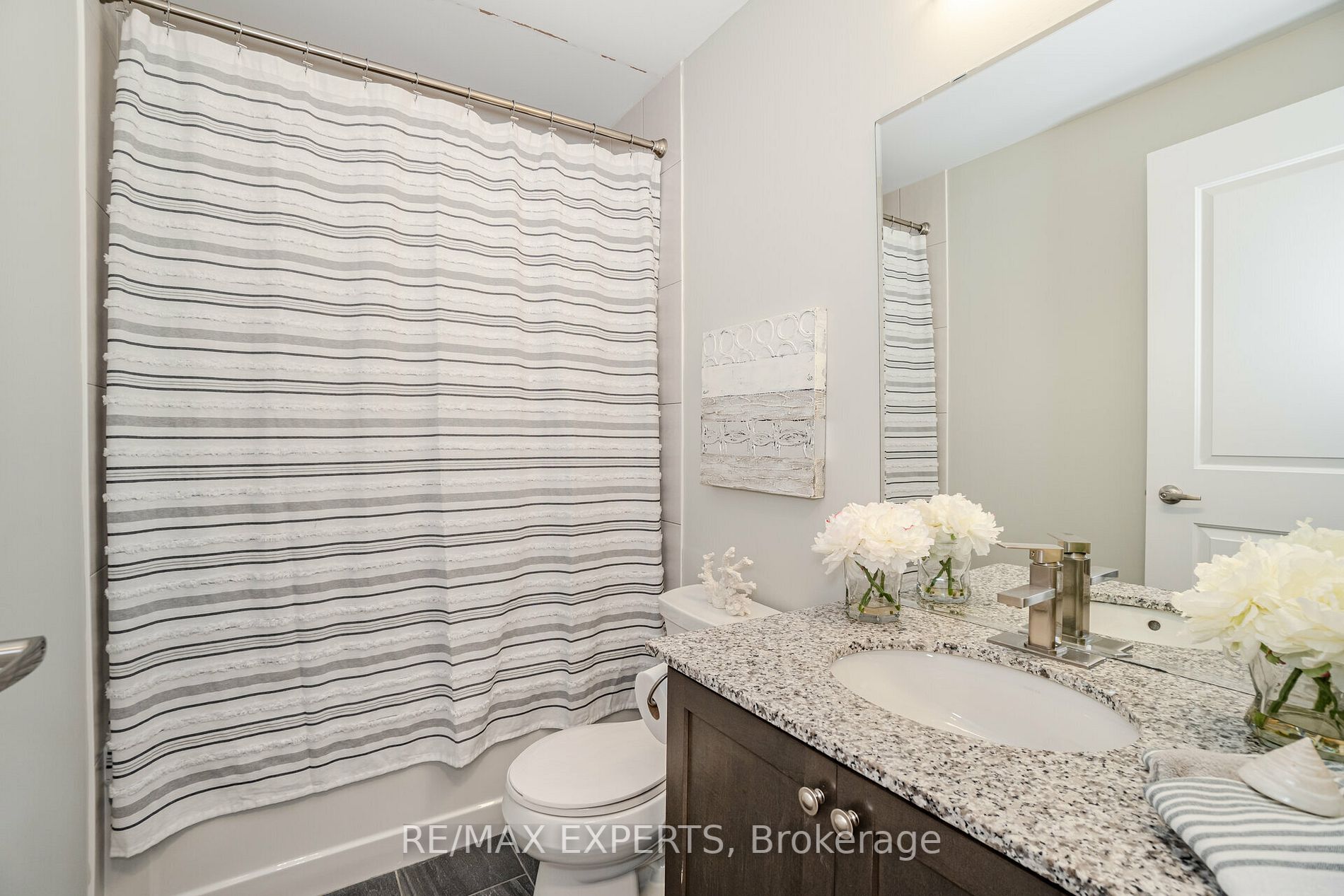9255 Jane St, #1211