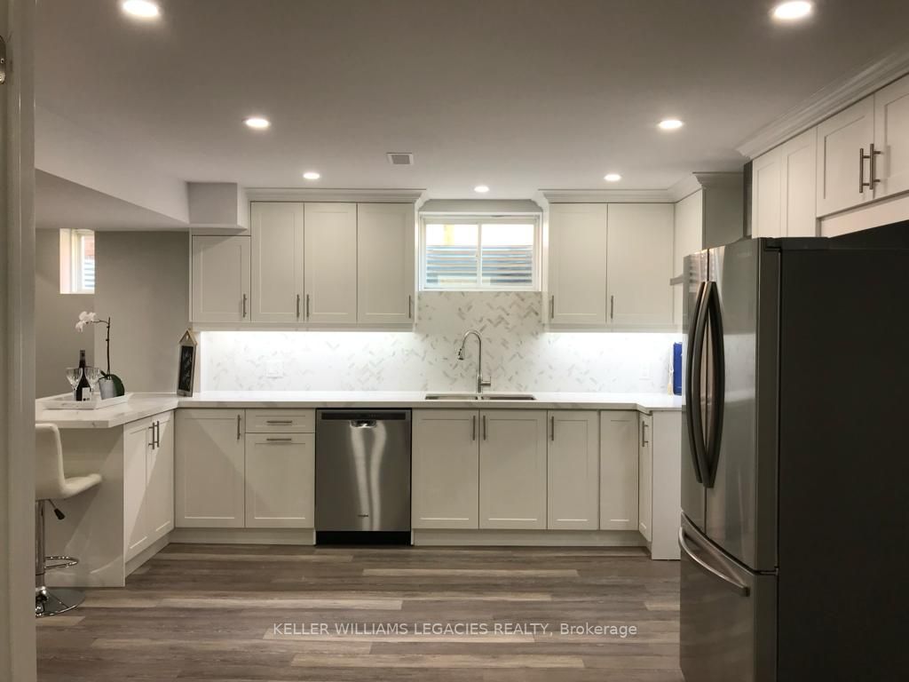 83 Morrison Ave