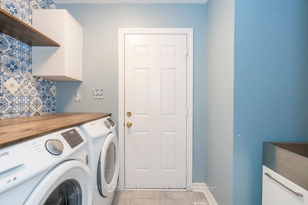 10 Collier Cres