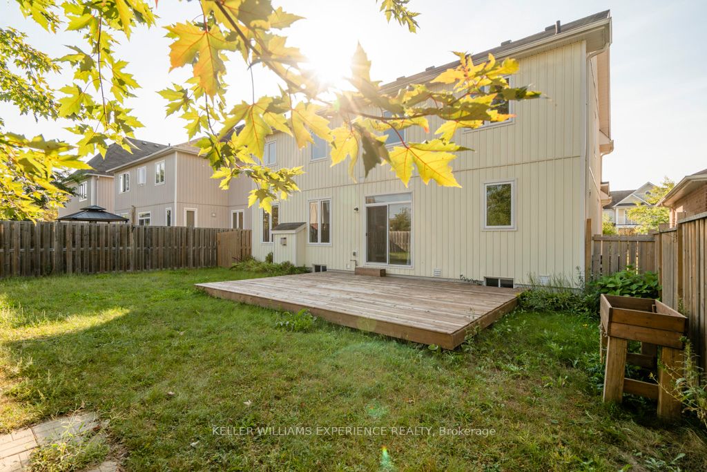 10 Collier Cres