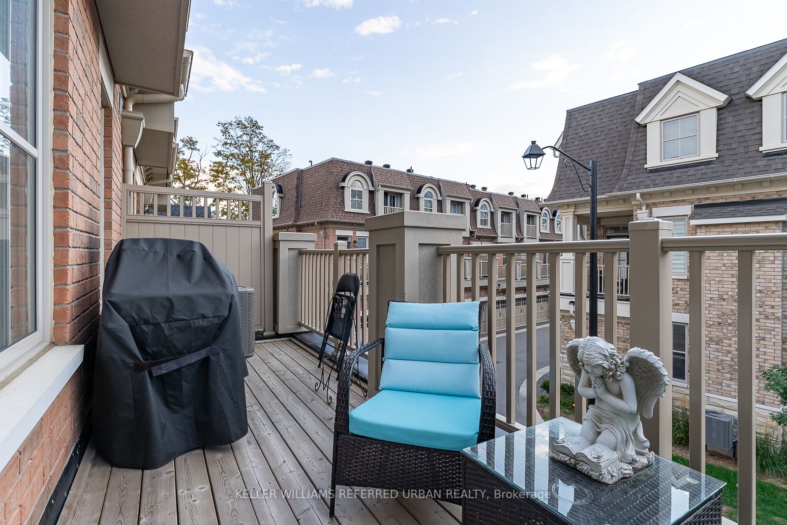 9972 Keele St, #0