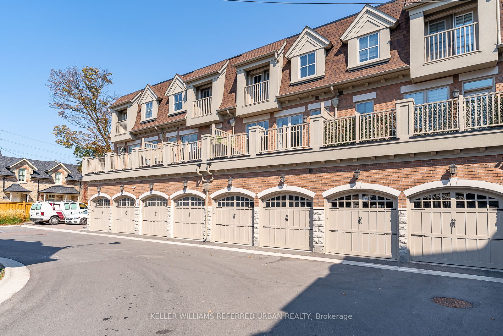 9972 Keele St, #0