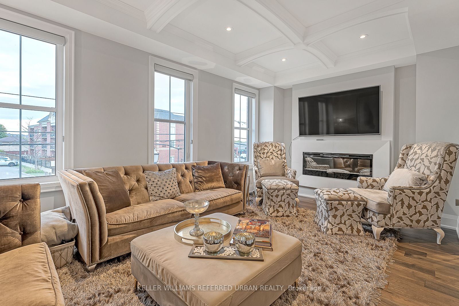 9972 Keele St, #0