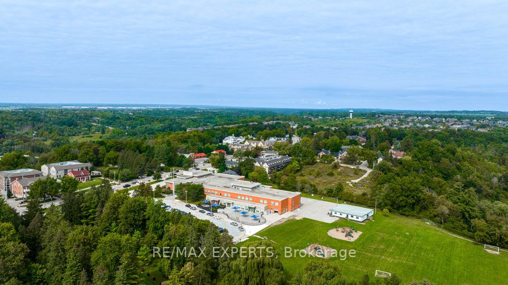 135 Camlaren Cres