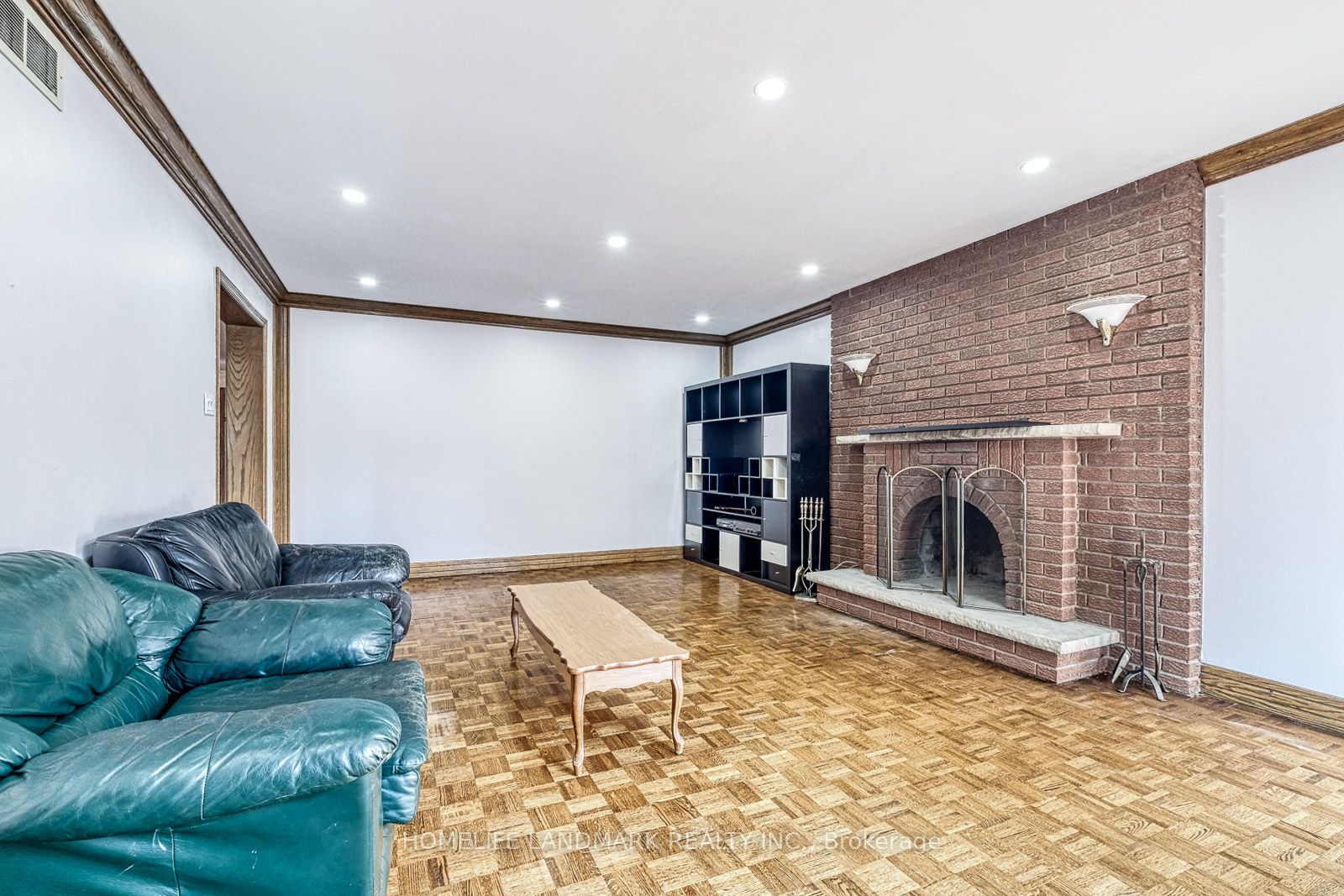 157 Jeanne Dr