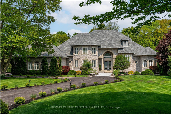 12 Deer Run, Uxbridge
